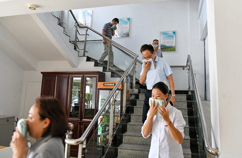 朗威公司開(kāi)展地震應(yīng)急演練筑牢安全防線(xiàn)